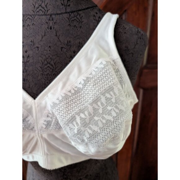 Vanity Fair Woman White Lace Support Bra Style 584 Size 42C Adjustable Straps - Picture 2 of 6